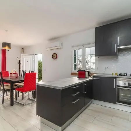 Holiday home Vivenda Com Piscina Ria Formosa